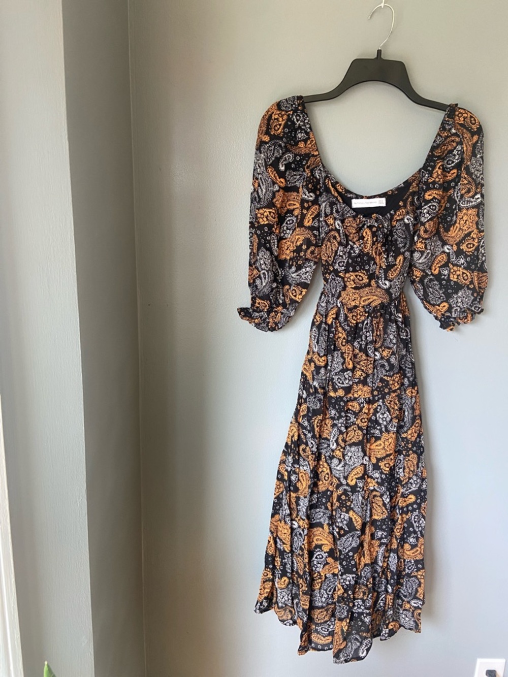 Faithfull the Brand Darsha Midi Dress in Ankara Paisley Print - Picture 4 of 8